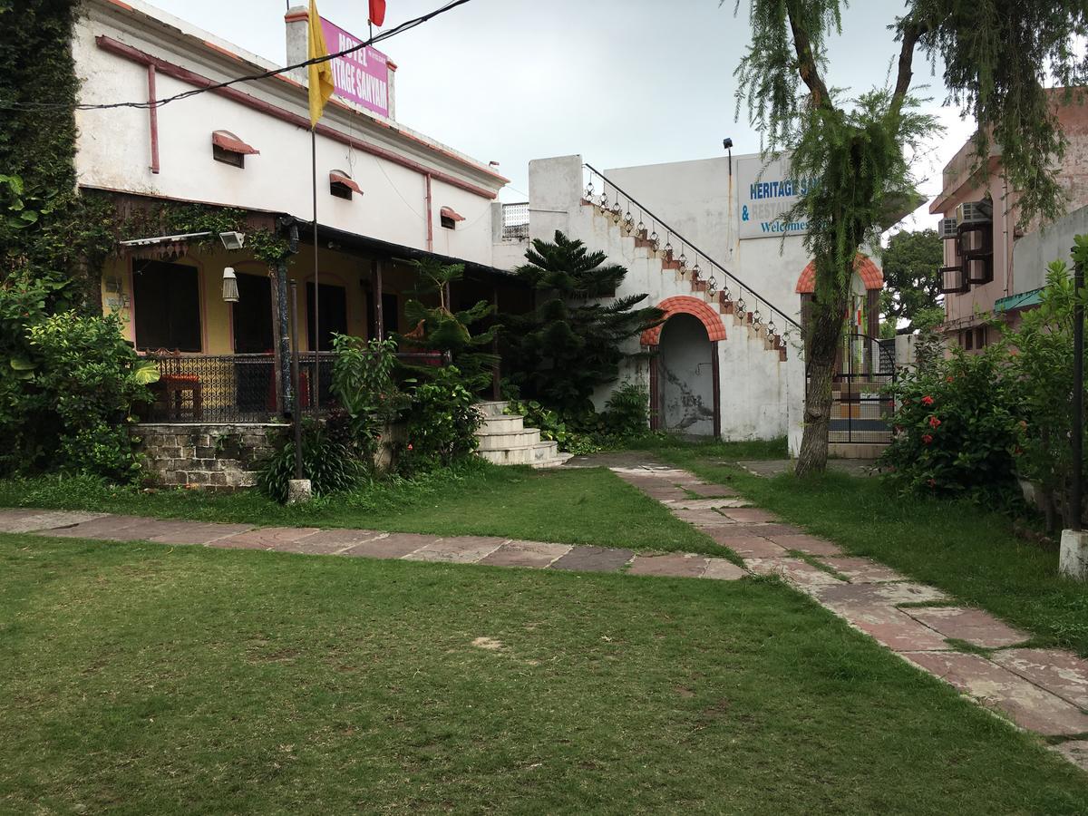 Hotel Heritage Sanyam Nāhan Exteriör bild