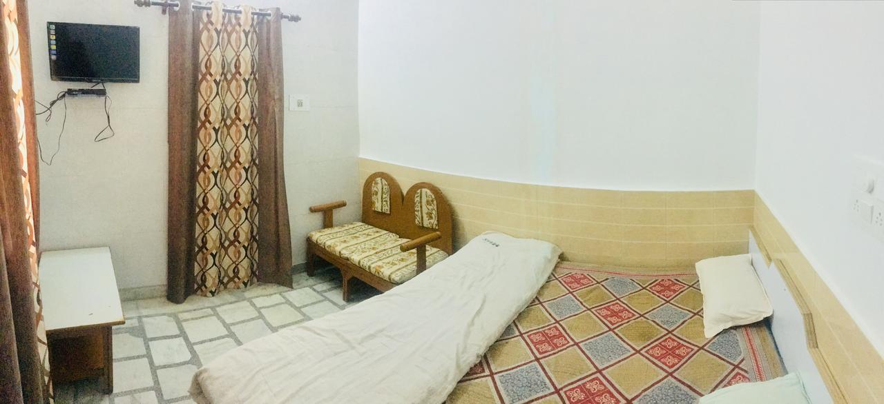 Hotel Heritage Sanyam Nāhan Exteriör bild