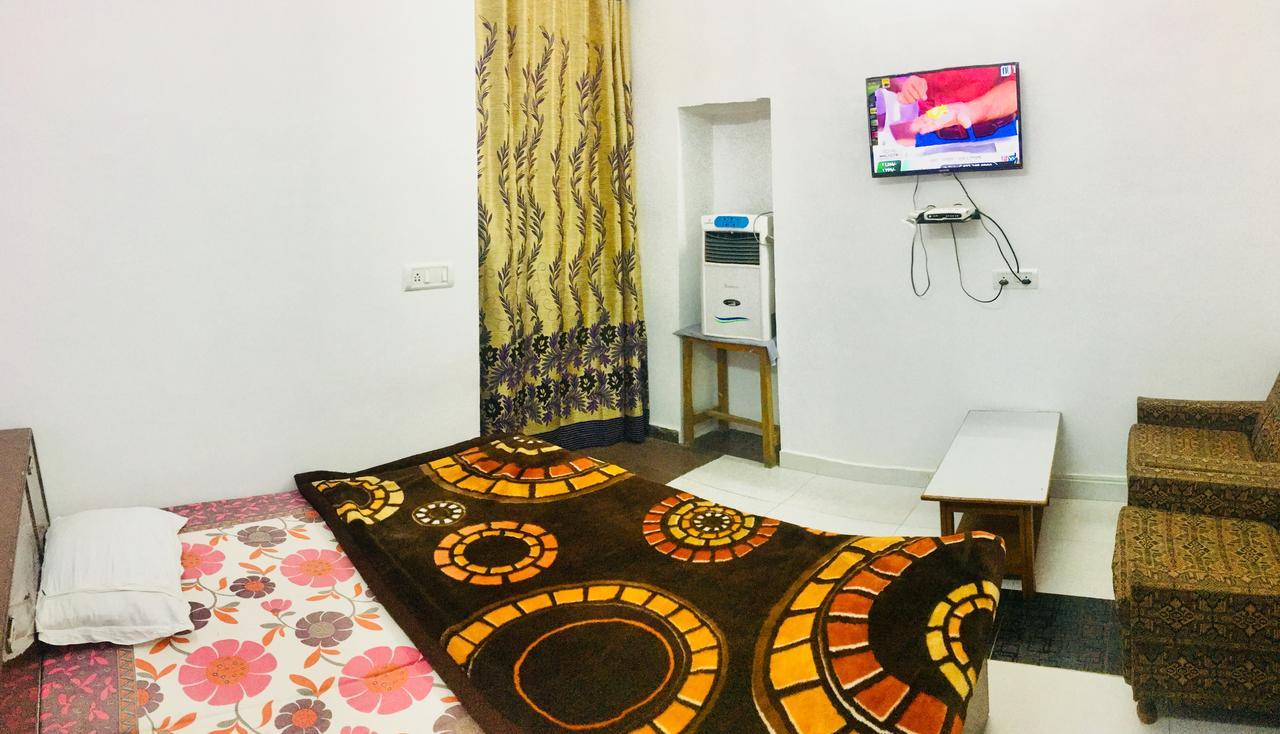 Hotel Heritage Sanyam Nāhan Exteriör bild