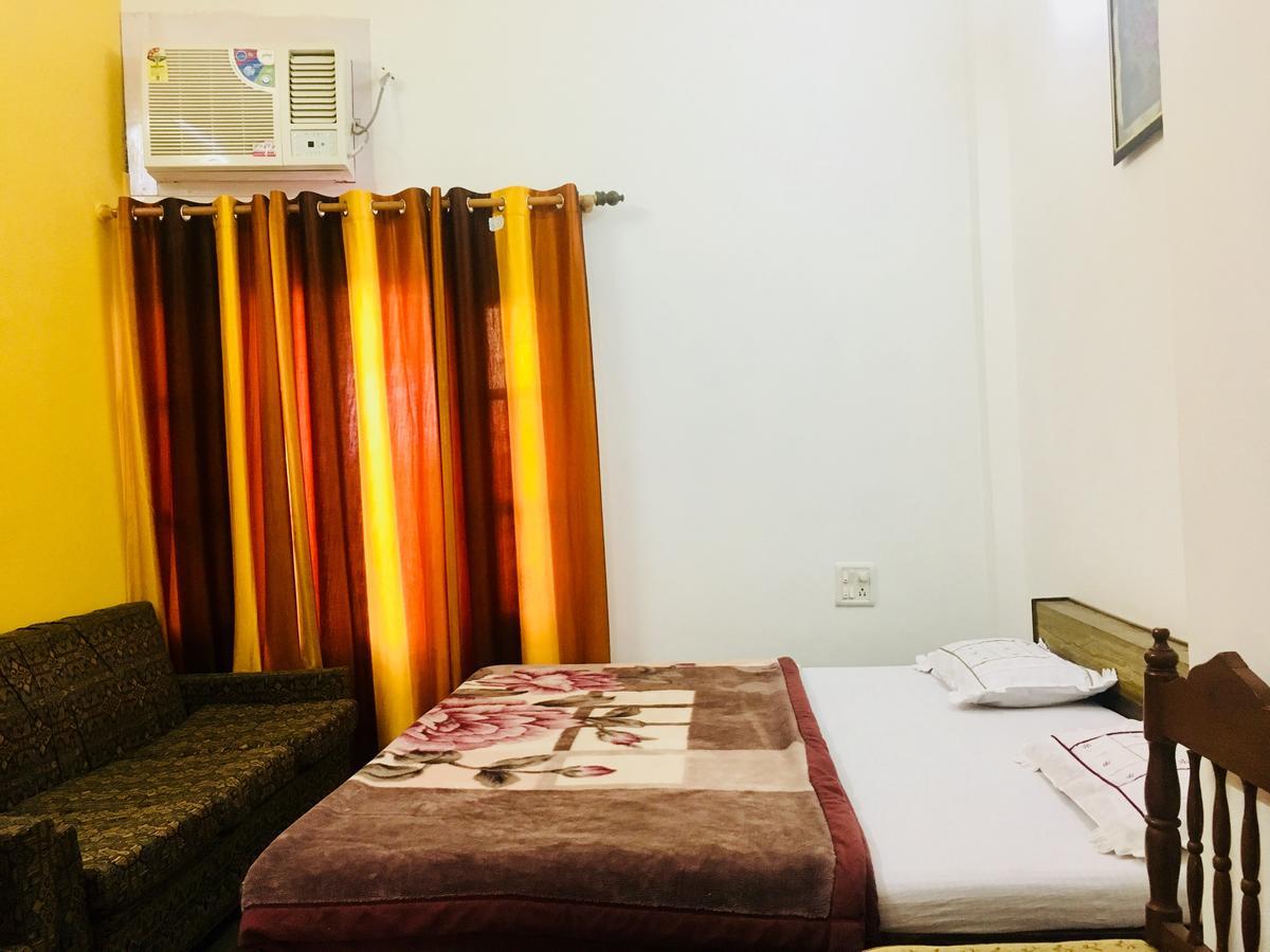Hotel Heritage Sanyam Nāhan Exteriör bild